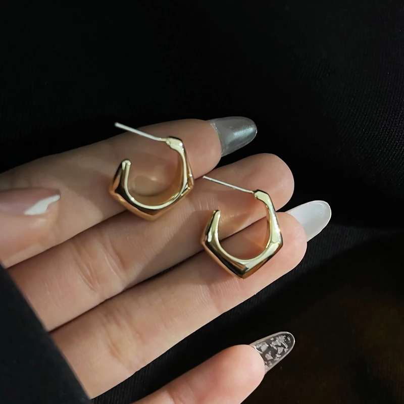

2021 Vintage Gold Color Small Hoop Earrings Charm Harajuku Hip Hop Piercing CC Stud Earrings For Women Goth Jewelry