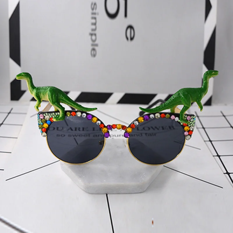 

Handmade Dinosaur Diamond Crystal Sunglasses Women Vintage Brand Baroque Retro Sun Glasses Female Party Oculos Feminino De Sol