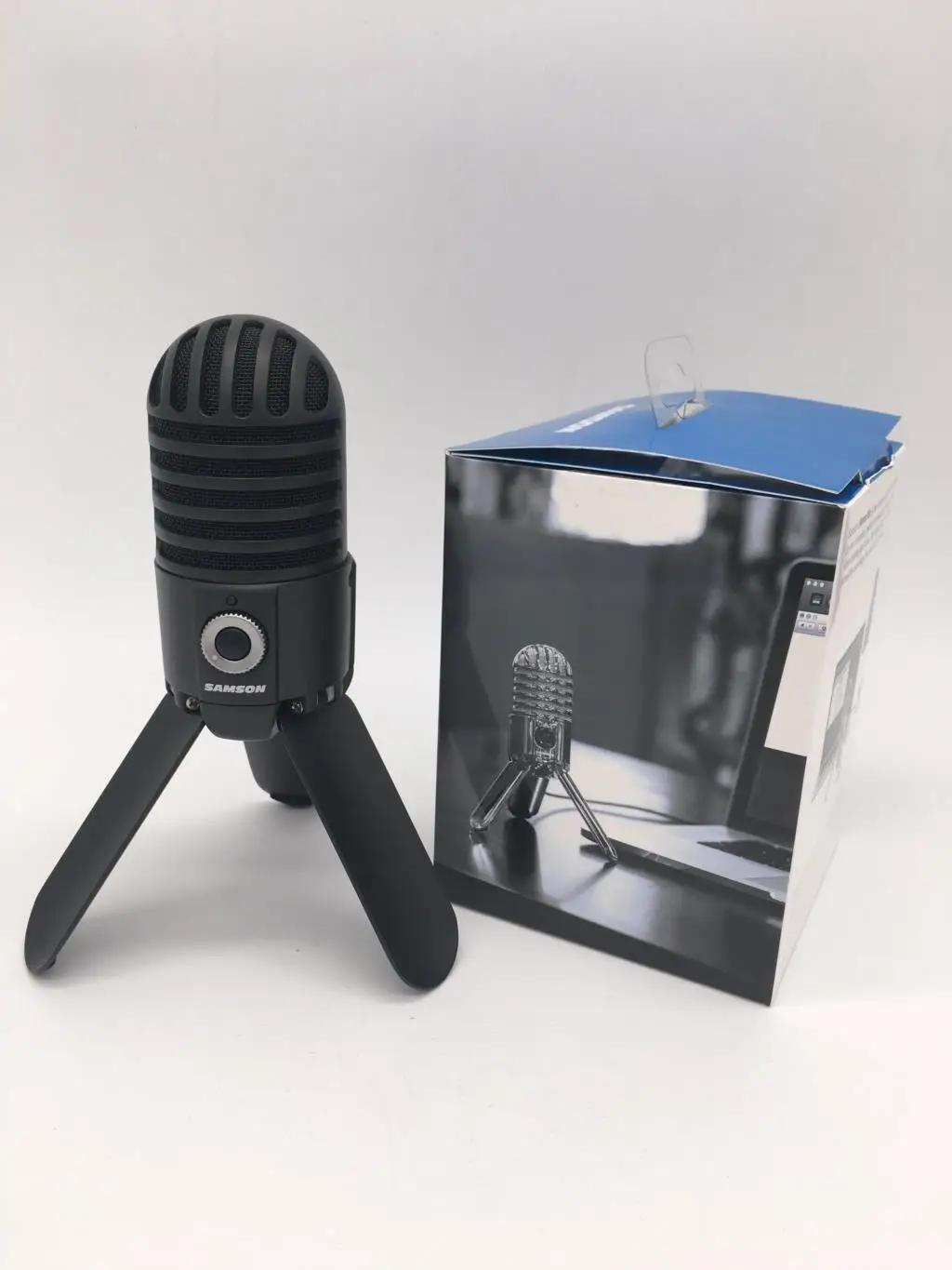 Конденсаторный микрофон Samson студийный со складными ножками кабелем USB и