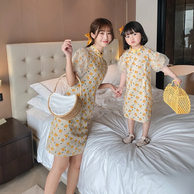 

Family Matching Outfits Puff Sleeve Floral Chinese Qipao Dress Style Mommy and Daughter Matching Clothes Baby Girl Clothes