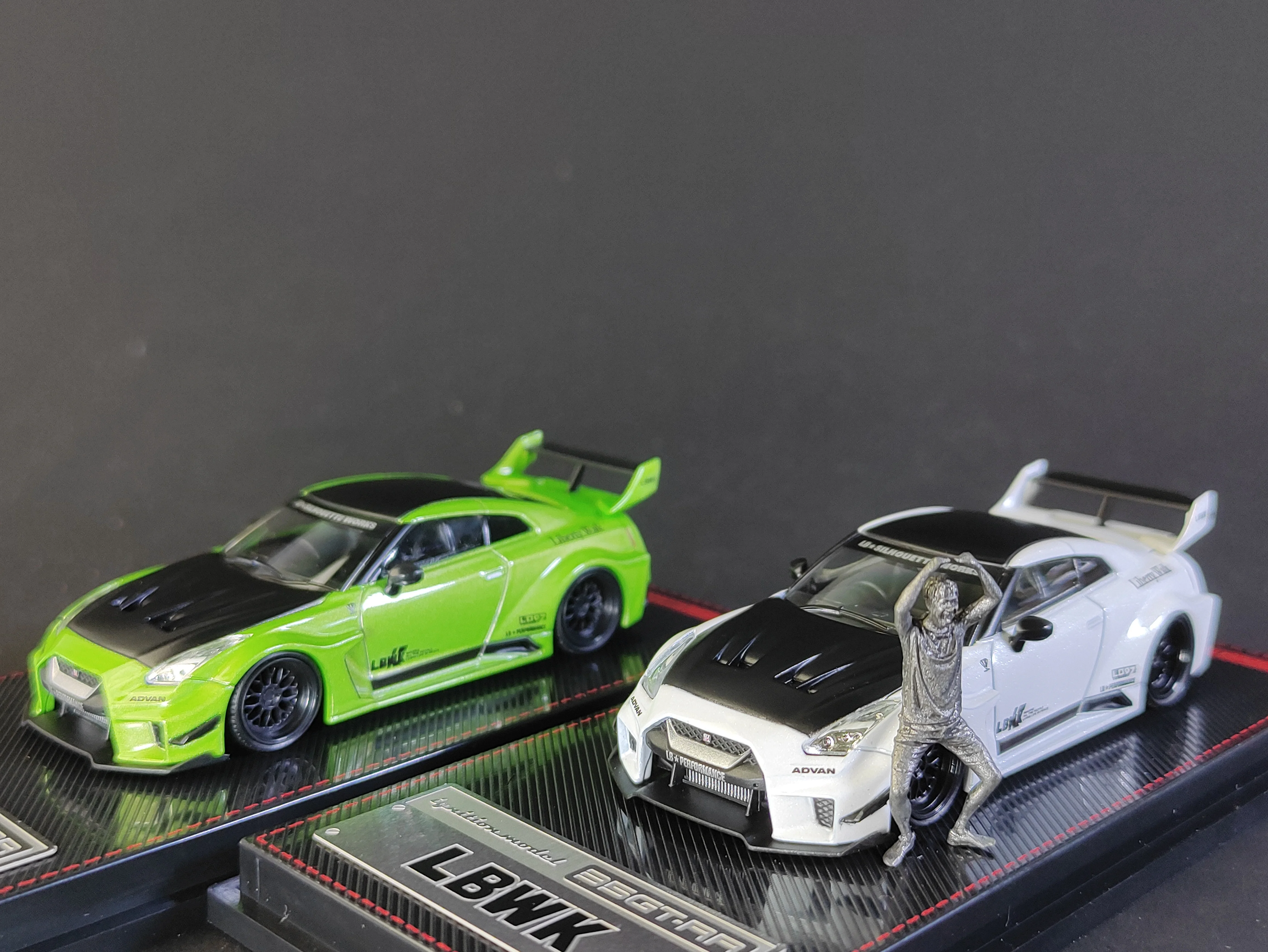 

ignition 1:64 Nissan LB Works 35GT-RR 2384 2388 DieCast Model Car Collection Limited Edition