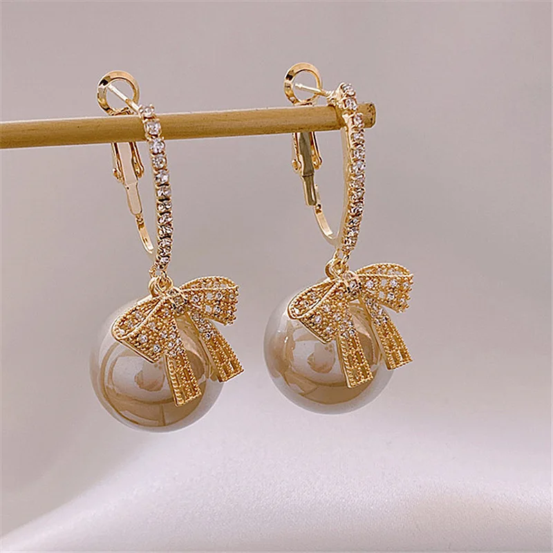 

Korean Fashion Oversized White Pearl Drop Earrings for Women Bohemia Golden Round Pearls Wedding Earrings Jewelry Gift