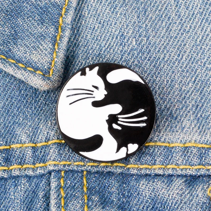 

MIX DESIGNS Black and White Cats Enamel Pins Shirt Bag Badges Cartoon Brooches Lapel Pin Jewelry Gift for Women Men WHOLESALE