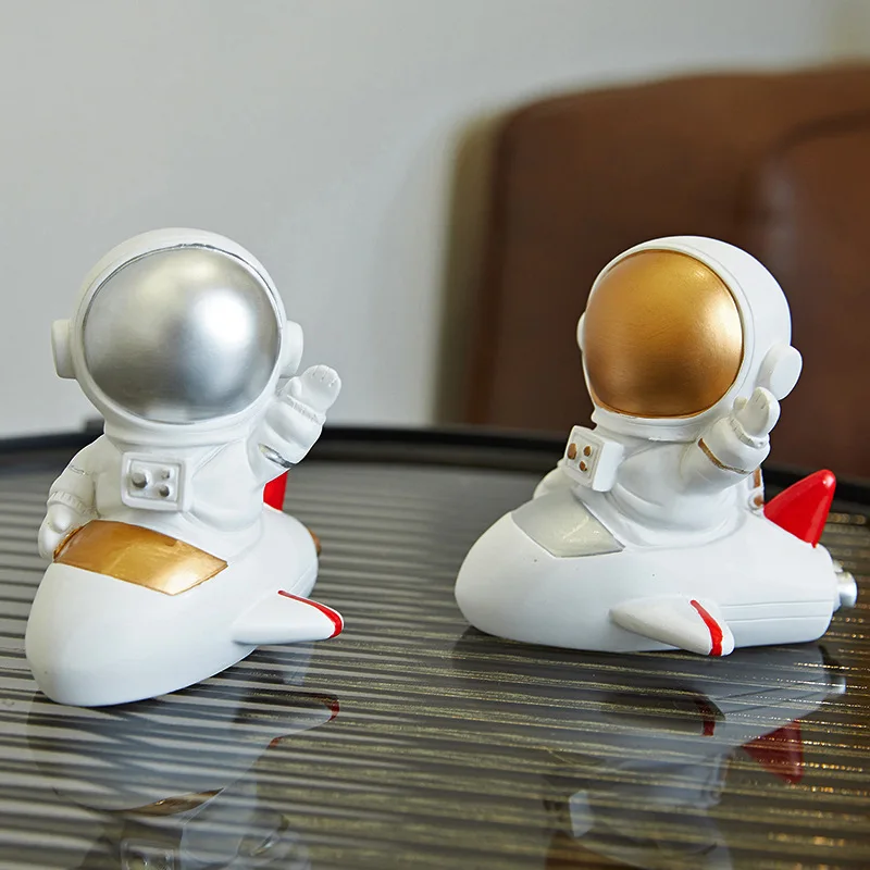 

Modern Creative Astronaut Mobile Phone Bracket, Living Room Ornament Model Home Office Ornaments Exquisite Gifts for Festival