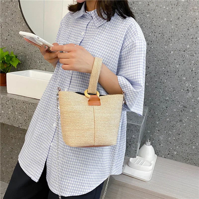 

2022 New Style Messenger Bucket Bag High-end Design Sense Handbag Woman Woven Bag Outdoor Beach Straw Bag Woman Shoulder Bag