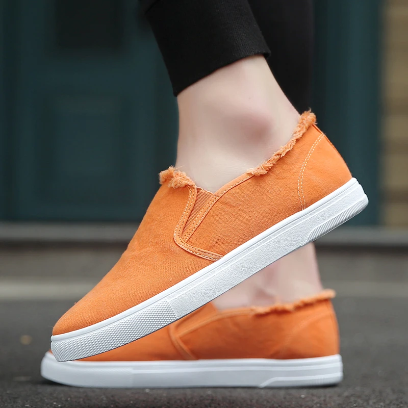 

New 2020 Men Vulcanize Shoes Fashion Male Sneakers Non-slip Vulcanized Shoes Lightweight Sneakers Men Flat White Sneakers Men
