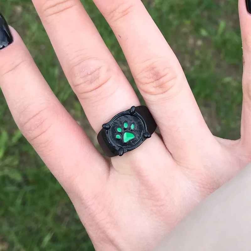 

Anime Black Cat Claw Rings Girl Boy Ladybug Cartoon Green Enamel Love Ring Paw Print Gothic Jewelry Party Kids Rings Gift 2021