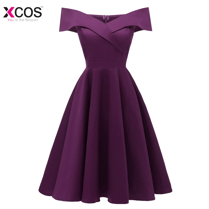 Темно-синее коктейльное платье дешево с открытыми плечами короткими рукавами на