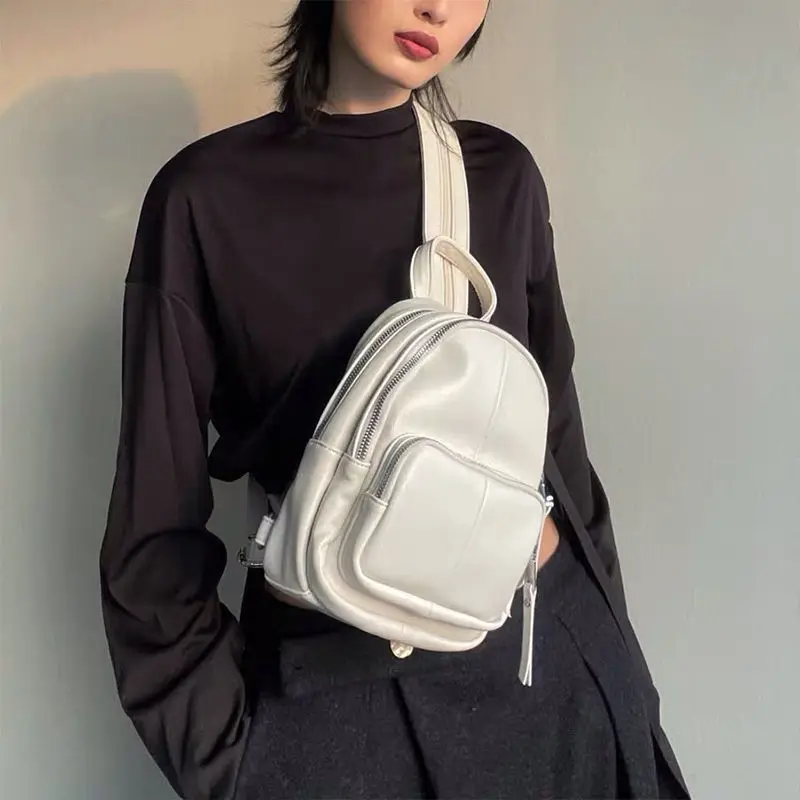 

Корейский женский кожаный рюкзак в стиле ретро, нагрудная сумка белого и черного цвета, маленький рюкзак, винтажные сумки на плечо для женщи...