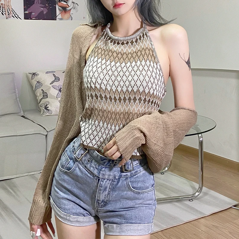 

2021 New Autumn Female Plaid Retro Elegant Halter Inner Knitted Vest Women's Brown Knitted Cardigan Fashion Simple Two-piece Set