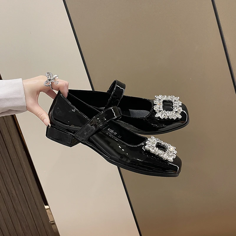 

Crystal Shallow Mouth Shoes Woman Flats Modis Low Heels Autumn Square Toe Rhinestone Dress 2022 New Patent Leather Comfortable