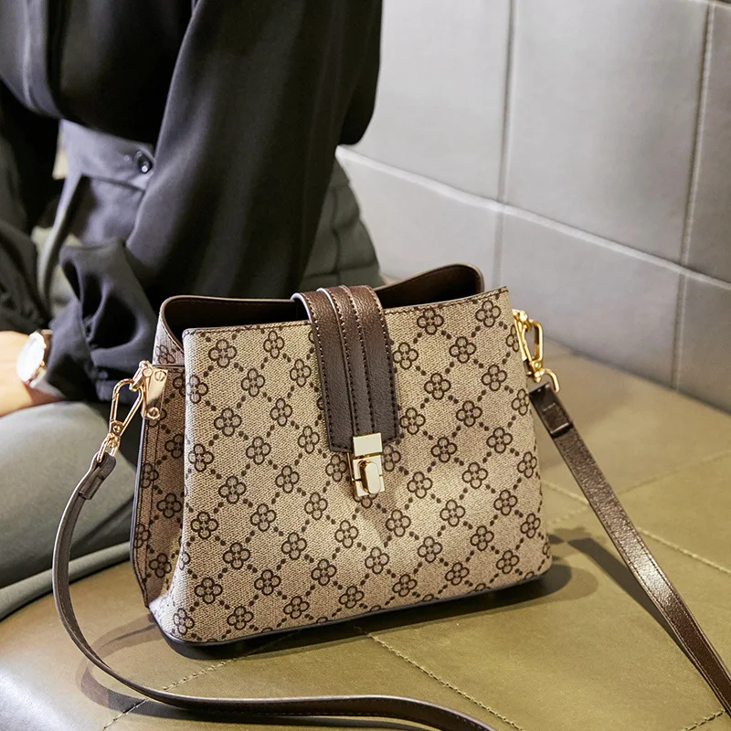 

High-quality Leather 2021 New Fashion Presbyopia Print One-shoulder Diagonal Large-capacity Bag Purses and Handbags Luxury Cc Gg