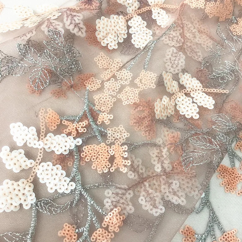 Сетчатая кружевная ткань телесного и розового цвета с маленькими цветами
