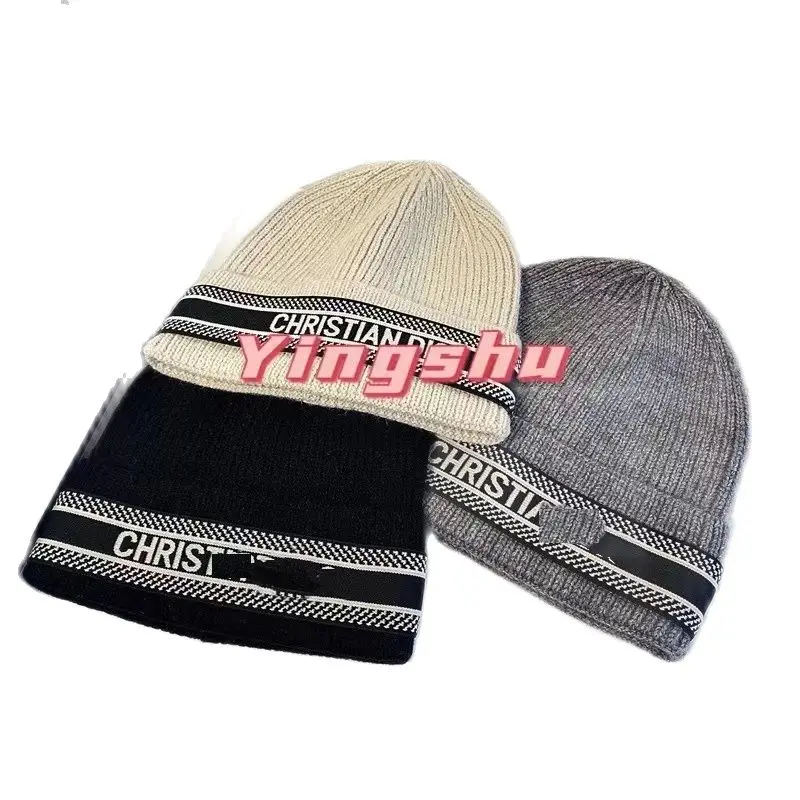 

Famous Luxury Designer Hat Men Women In Autumn Winter New Solid Color To Keep Warm Ski Knitting Cap Cover Cap