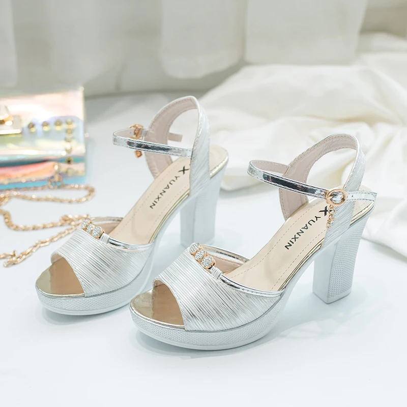 Сандалии женские на высоком квадратном каблуке модные босоножки платформе