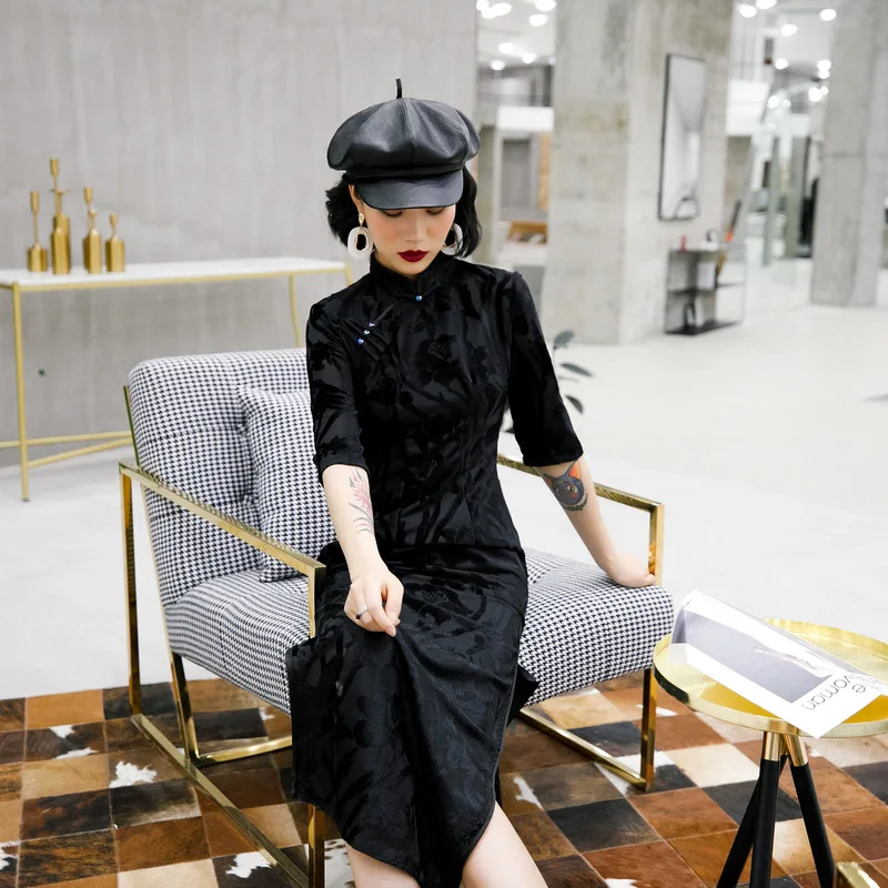 

Black Flocking Cheongsam Dress Long Style Women New Slim Sexy Temperament Improved Dress Chinese Women Long Velvet Qipao