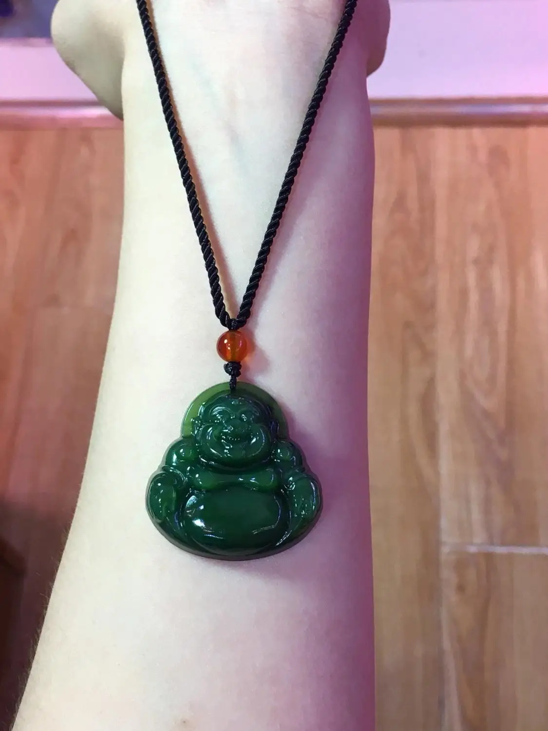 

Natural Russian jasper Buddha pendant, Buddha statue.Buddha statue, a pendant symbolizing peace, super positive color! ! !