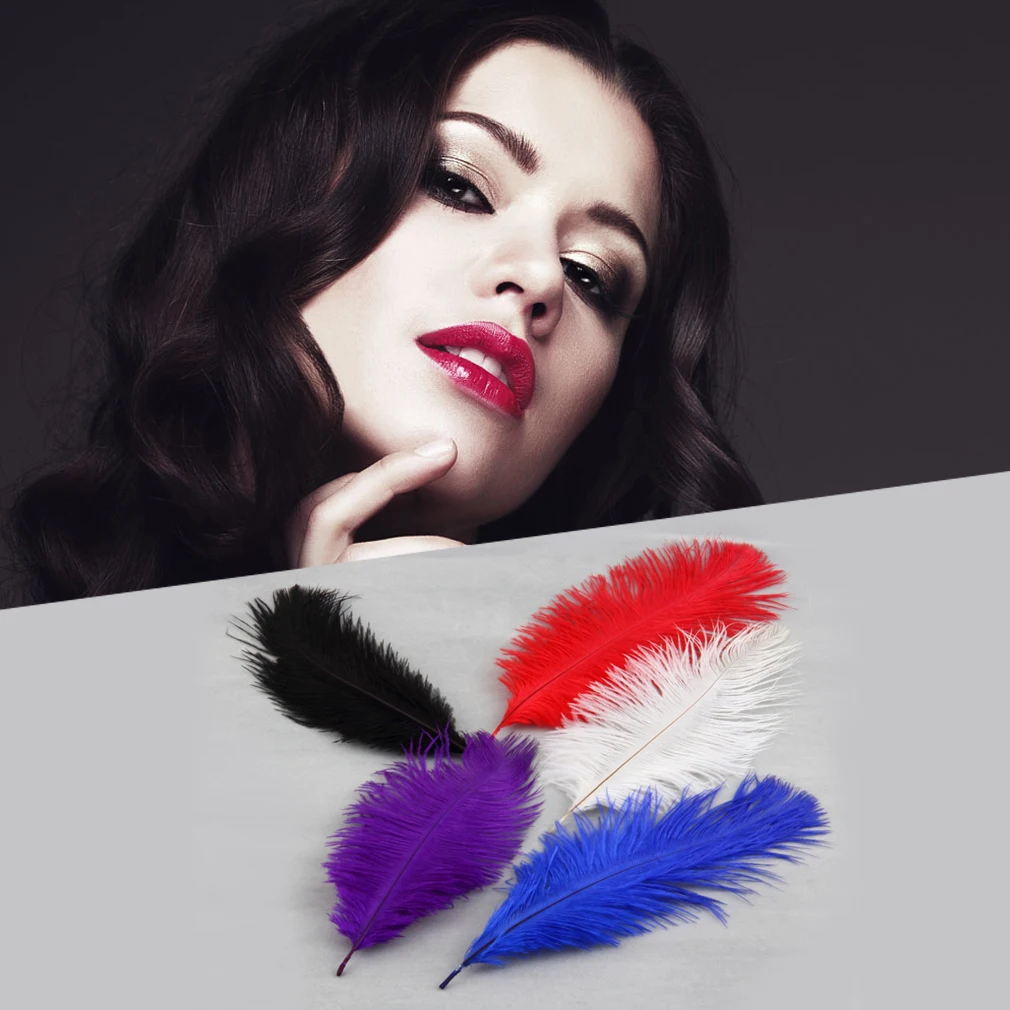 Красочные высококачественные натуральные перья страуса подходят к Рождеству