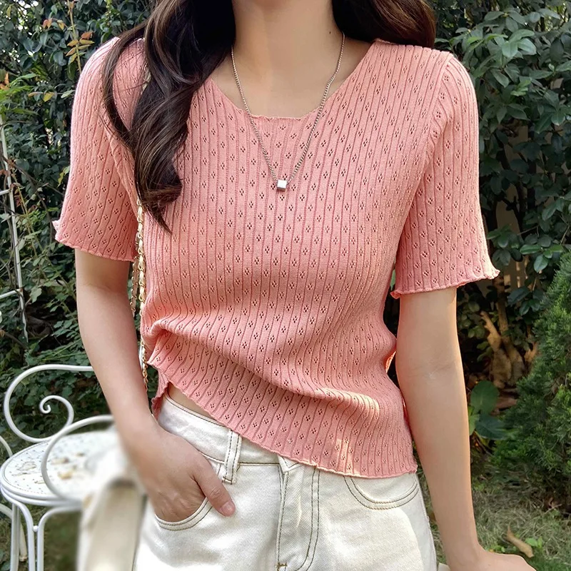 

Футболка женская короткая трикотажная с коротким рукавом и круглым вырезом