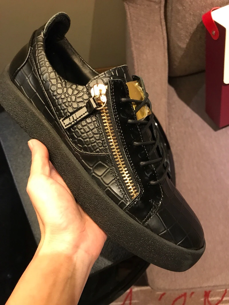 

Men Black leather Casual shoes low top Lace up Sneakers running Run Away shoes fashion Luxury Designers Brand Double zipper