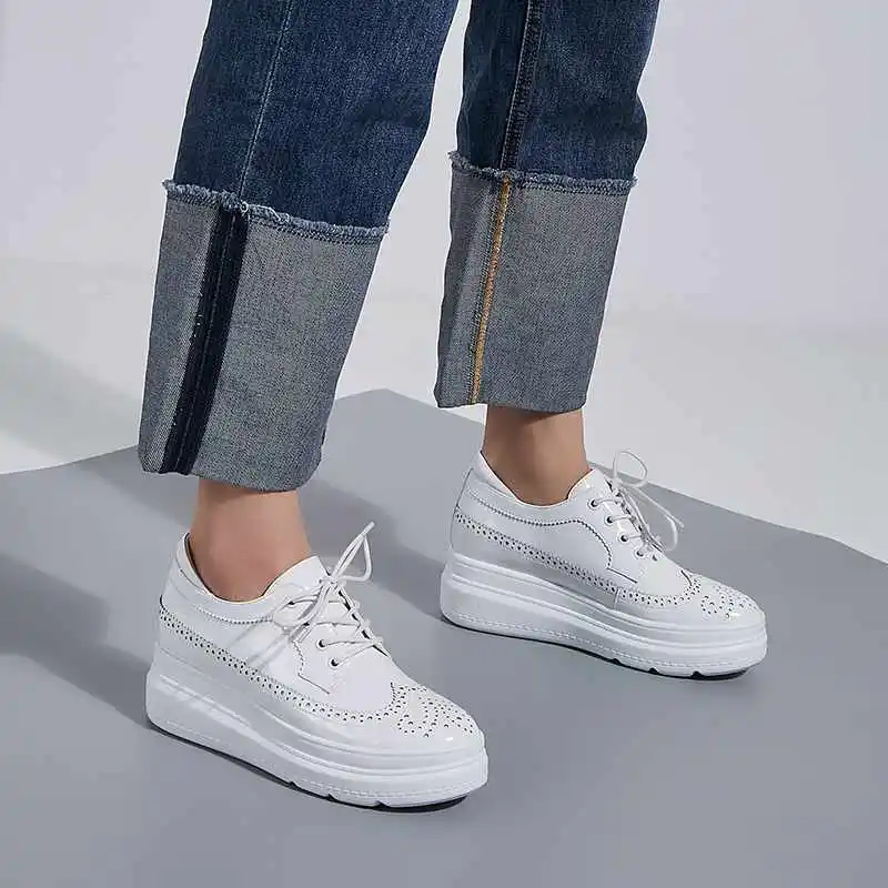 Кроссовки Krazing Pot из натуральной кожи белые броги с резным круглым носком на