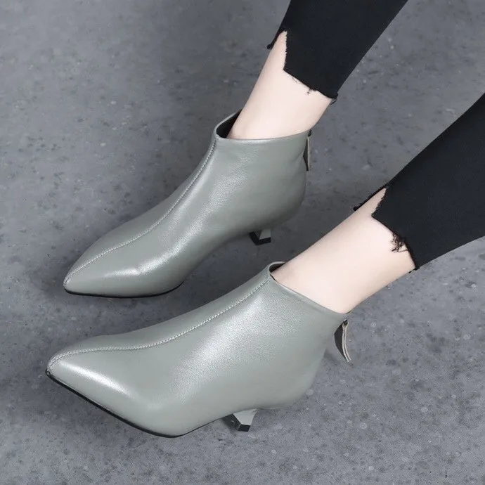 

2022 Elegant Winter Boots Women Genuine Leather Pointed Toe Shoes Woman Side Zipper Newest Party Wedding Ankle Boots