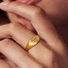 Персональный гравированный классический сердечный перстень для Womem мама, жена на заказ письмо начальное любовное кольцо ювелирные изделия из нержавеющей стали