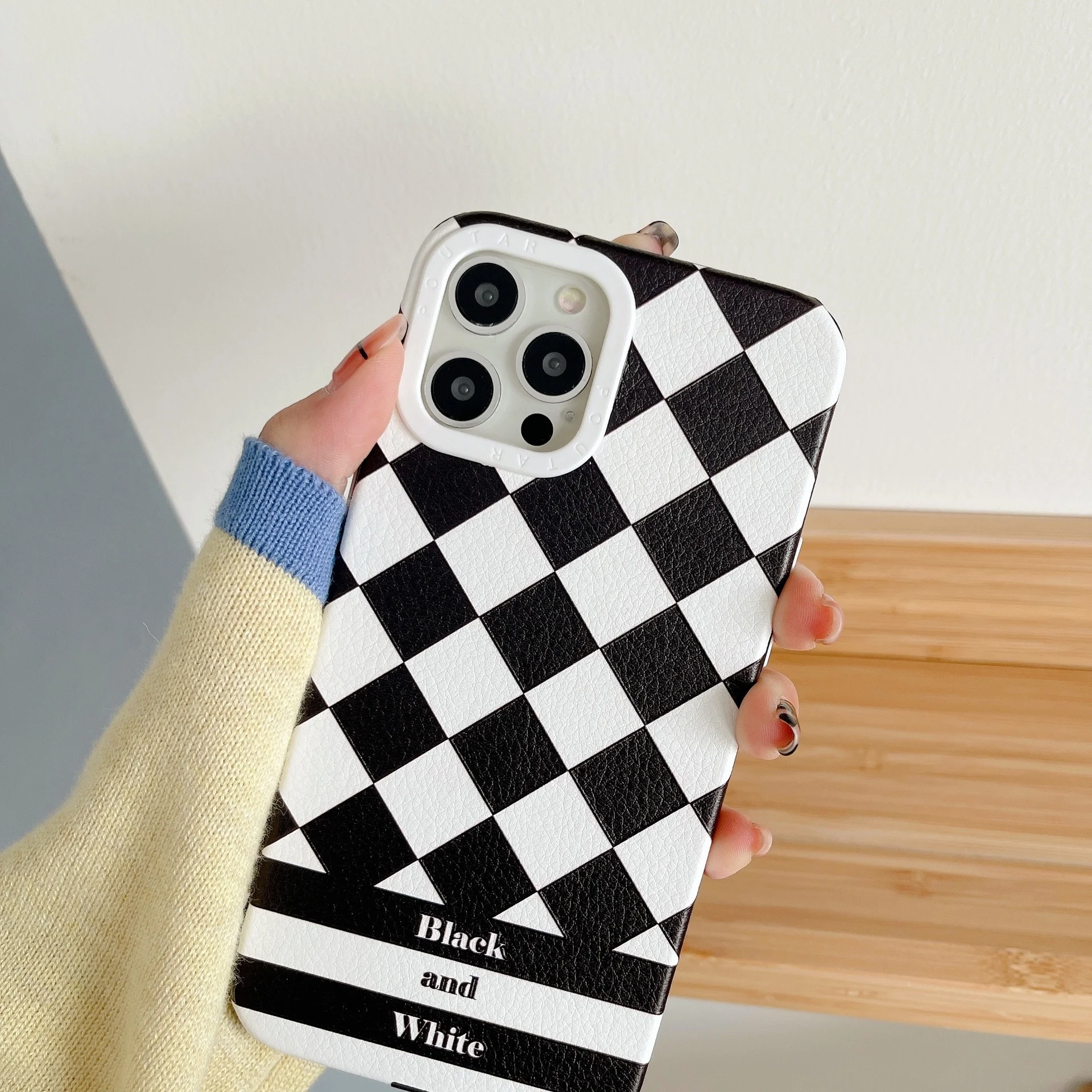 

Lamb skin English Stripe Black and white rhomboid for iphone 13promax mobile phone case iphone12xsmax female