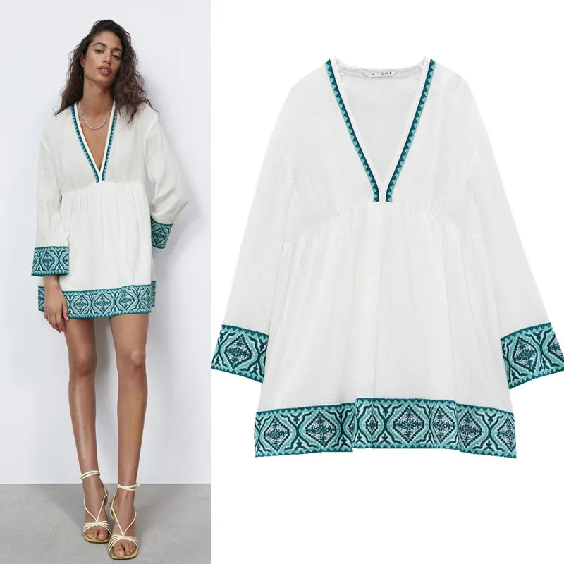 

Feminine Beautiful Delicated Embroidery Elegant White Cotton Dress 2021 Spring Autumn Wear Fashion Style Deep V-neck Sexy Dress