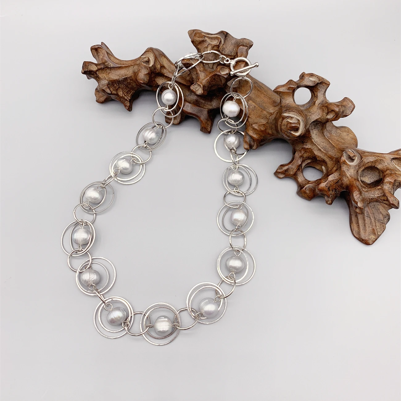 

FoLisaUnique 10-11mm Gray Pearls Necklace For Women Stylish Trendy Jewelry Stainless Steel Silver Loop Chain Choker Necklace