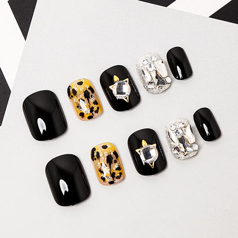 Накладные ногти для невесты Леопардовый узор черные серебристые
