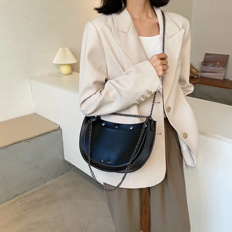 

2020 Fashion Chains Crossbody Bags For Women Luxury Designer Soft Leather Shoulder Bag New Solid Color Ladies Half Moon Handbags