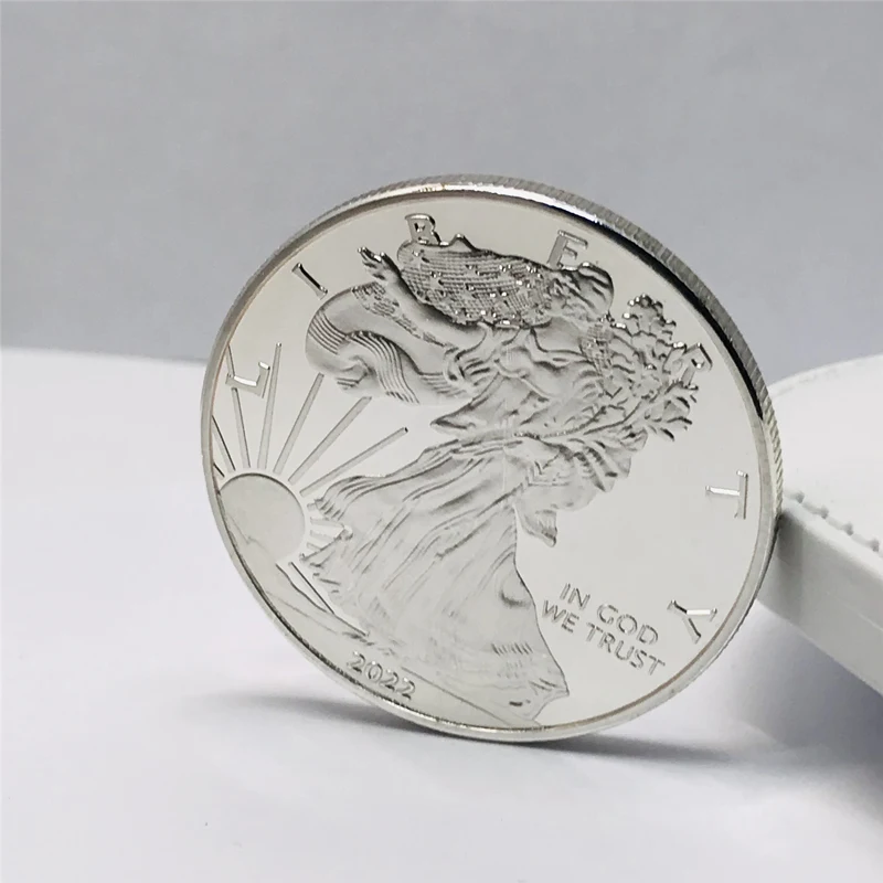 

50 Pcs Non Magnetic Coin 2022 American Eagle 1 OZ Silver Plated Badge Collectible Decoration Art With Hard Plastic Capsule