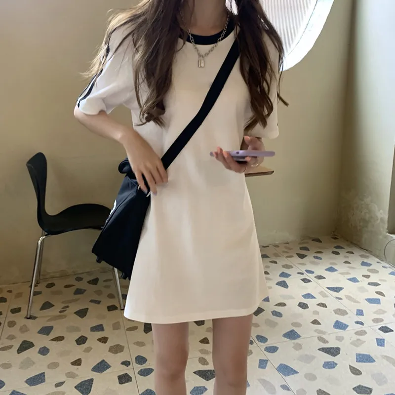 

Летняя женская онлайн-авторитетная Футболка-футляр средней длины для студентов, дизайнерское платье, Спортивная юбка, майка с коротким рук...