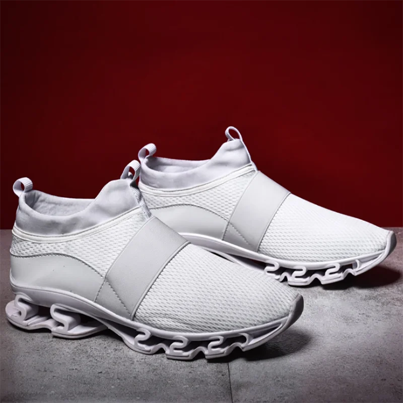 

2020 New Trend Autumn Outdoor Sports Trainers Breathable Wear-Resistant Flying Mesh Lightweight Big Size 47 Lace-Up Men Sneakers