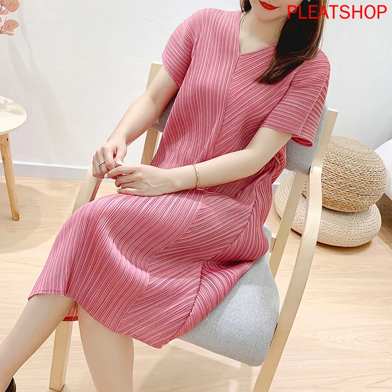 

MIYAKE Pleats V-neck Off-Shoulder Sleeves Dress Mid-Length Simple Waist Slimming Goddess Dresses Slimming Elegant