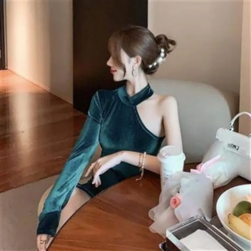 

2021 Spring Autumn Fashion Women Sexy One-Shoulder Hollow Waist Velvet Banquet Party Dress Long-Sleeve Slim Split Dresses Y723