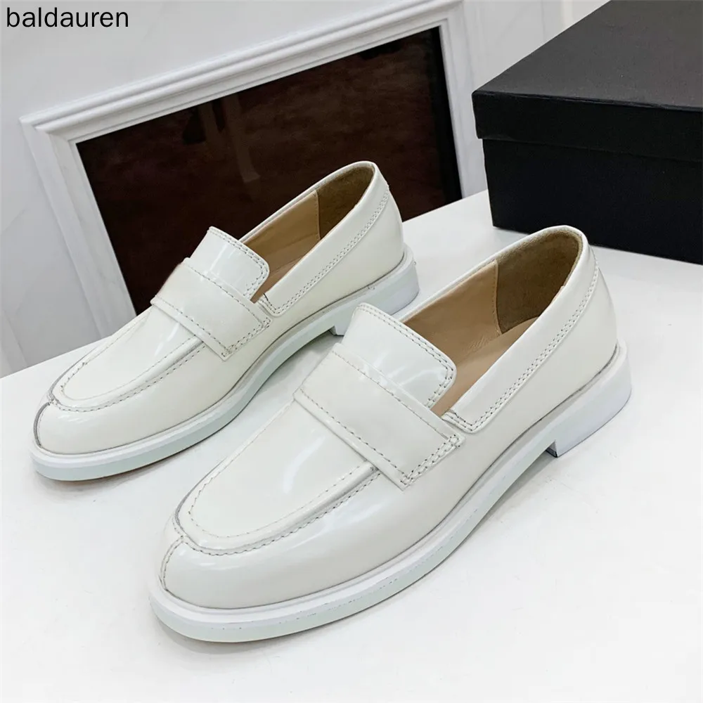 

Women's Flat Shoes Leather Non-slip Ladies Shallow Mouth Square Heel Casual Shoes All-match Retro Single Shoes
