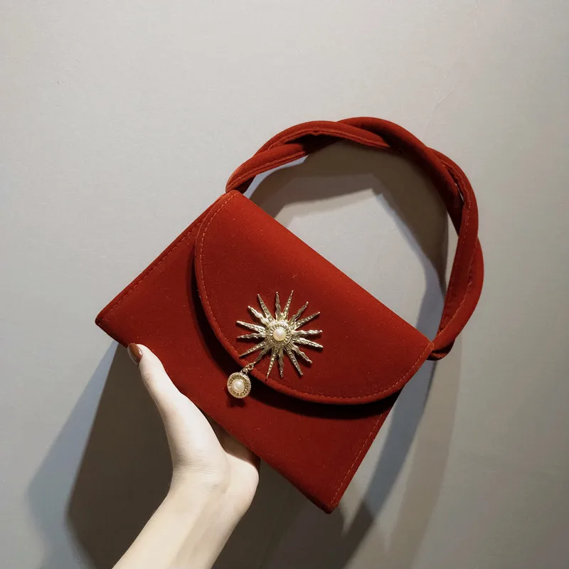 

Retro Mini Handbags for Women Luxury Designer Tote Velour Pearl Black Red Party Purse Metal Chain Shoulder Bag ZD2075