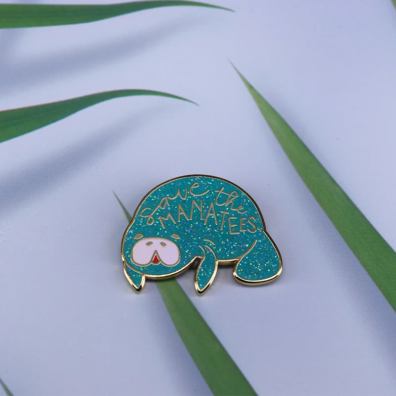 Броши с эмалью и блестками сохраняют зрение манатров|Броши| |