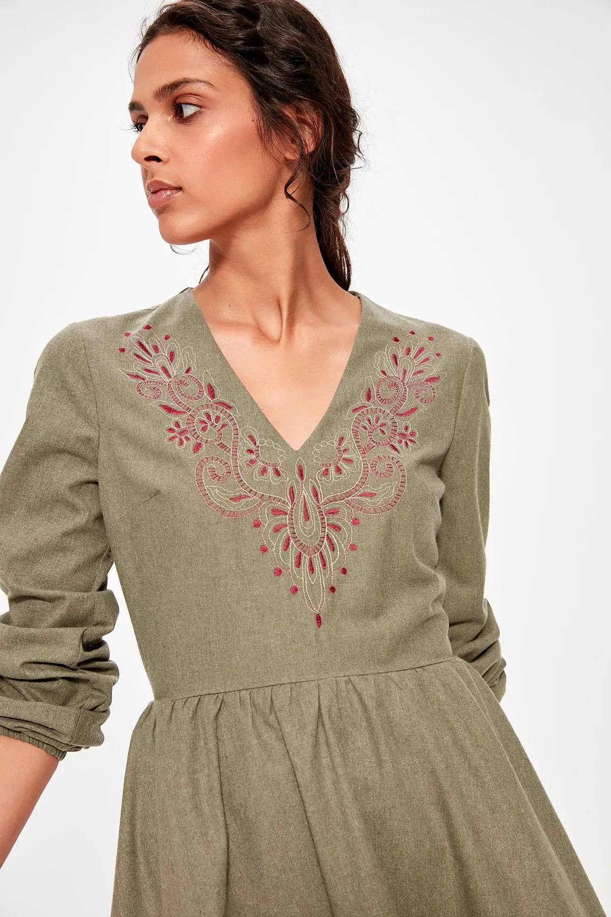 Зеленое платье с вышивкой TWOAW20EL0899|Женские платья| |