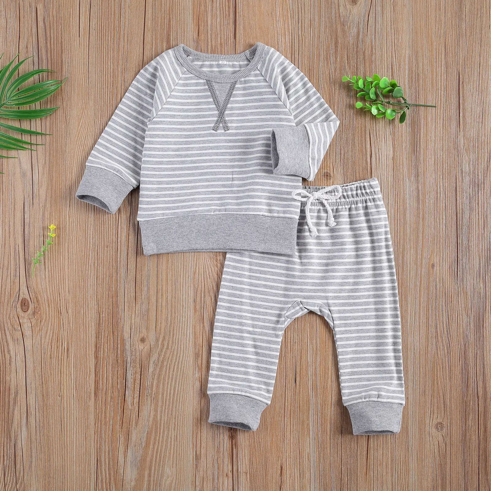 

Комплект одежды из 2 предметов для новорожденных мальчиков, толстовка с длинным рукавом и круглым вырезом в полоску, топ + длинные брюки, оде...