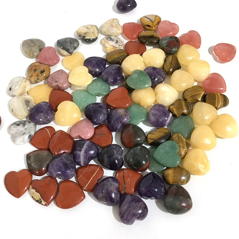 Натуральный кристалл в форме сердца зеленый авантюрин ладонь любовь лечебный