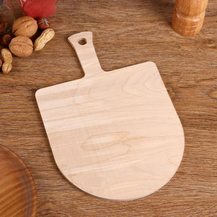 Доска разделочная деревянная Лопатка 29×19 см с ручкой | Дом и сад