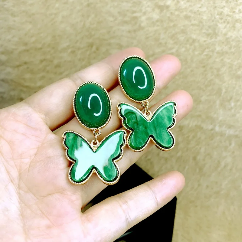 

F.J4Z 2021 Designer Earrings for Women Elegant Green Resin Butterfly Drop Earring Lady Evening Life Jewelry Gifts Dropship