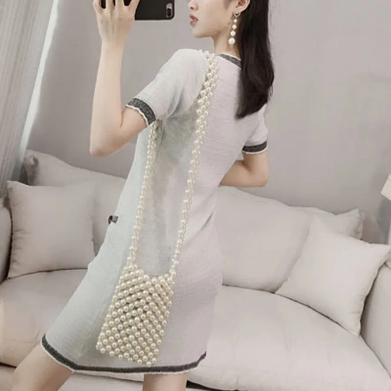 Возможно у белое зеленое хаки твидовое прямое платье v-образный вырез короткий