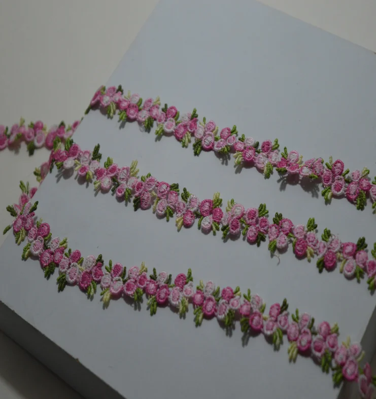 Лента кружевная с вышивкой в виде листьев из полиэстера 2 ярда розовая красная