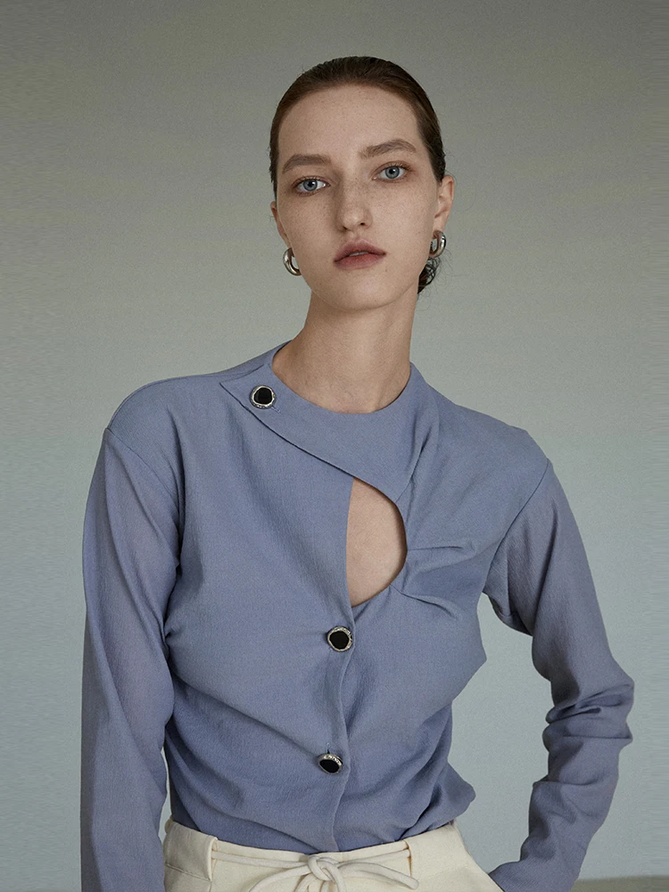 

Весна 2022, Женская плиссированная рубашка с оригинальным дизайном и вырезами