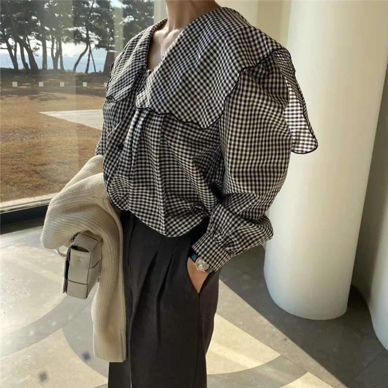 

RUGOD 2021 early spring new navy style large lapel plaid shirt