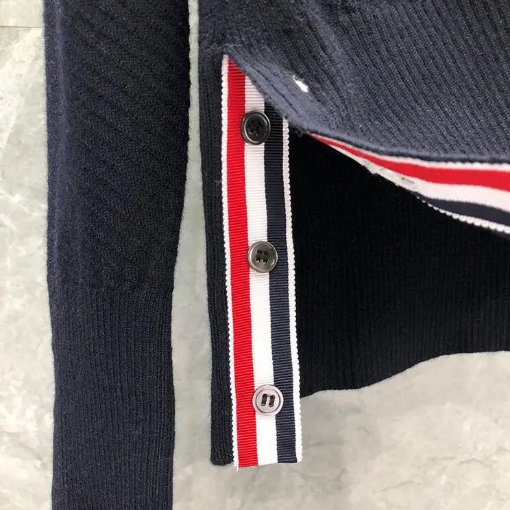 

2021 Fashion TB THOM Brand Sweaters Men Slim Fit V-Neck Cardigans Clothing Red Striped Wool Cotton Spring Autumn Casual Coat